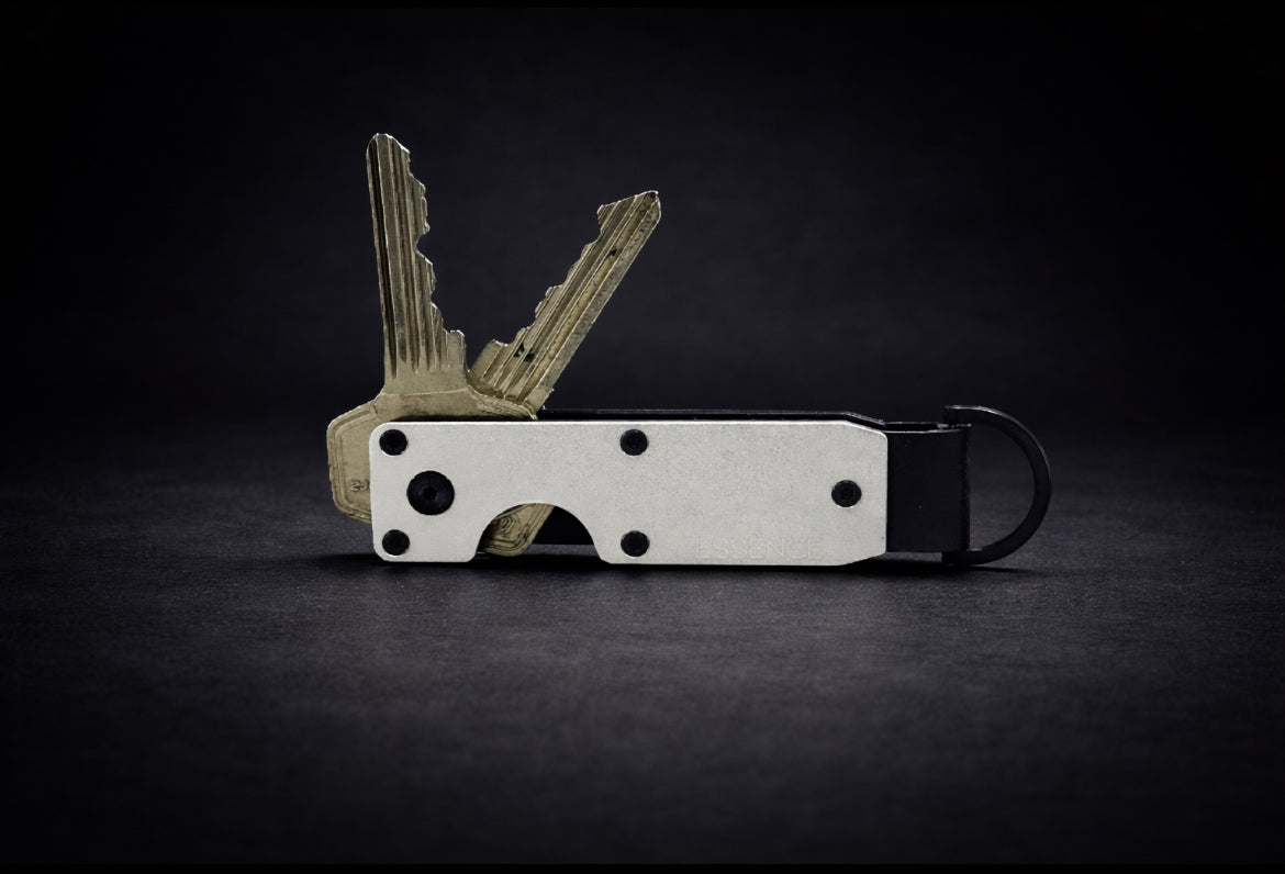 Essénce Metallic Silver | keycase